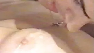 Ébène baisée porno ebony francaise Milf plantureuse dans le lit