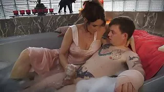 Le médecin monte l'érection porno français complet du patient