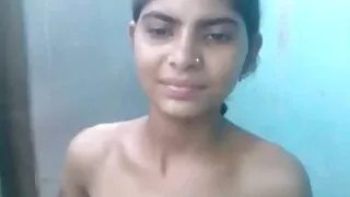 Des filles frenche porno ivres baisent avec des amis à Noël baisent différents trous du cul avec des filles à Noël