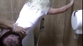 Éjacule dans une fille