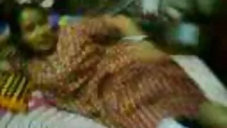 Après avoir baisé une salope mature dans une chatte poilue, un homme video porno francai est entré en elle