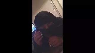 Sexe classique d'adolescent porno porno français sur le lit dans la chambre à coucher