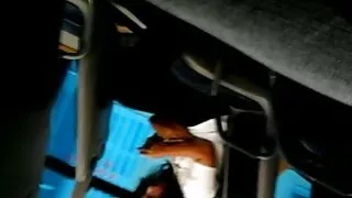 La grosse bite du compagnon de voyage rend le voyage plus amusant sexe francais mere fils