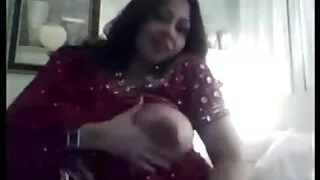 Hottie polit les porno femme mature française trous d'une énorme queue d'ébène