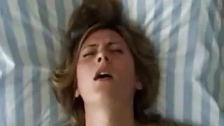 Rousse Russe poussin Sperme porno français avec bite dans le cul