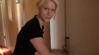 Largué sano zatski devant le nez d'un mec video porno gay francais excité