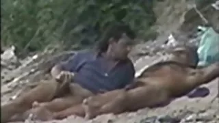 Gangbang de salope sale avec deux admirateurs porno américain porno
