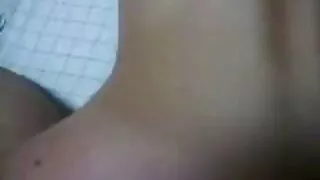 Jeune couple film x française ayant le sexe de douche chaude