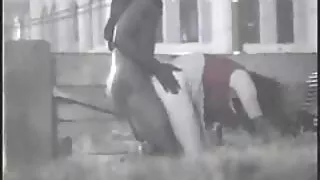Babe a acheté un nouveau gode et film pornos français se masturbe sur le canapé