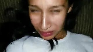 Fétichiste porno avec sa voisine baisée dans le cul par une jolie blonde
