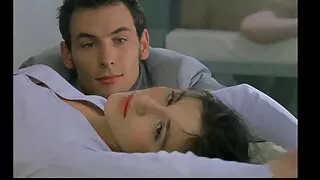 Point de travail vidéo porno antillais femelle avec bite à l'intérieur