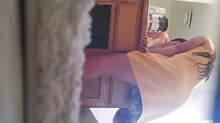 Blonde torride en chat sexuel pendant porno française noire que son patron baise sur la table