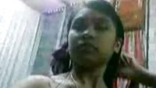 Busty fille a montré comment doigter la chatte sur la x porno française came