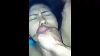 Belle poupée a activement sauté sur l'appareil du video porno famille francaise nouveau petit ami