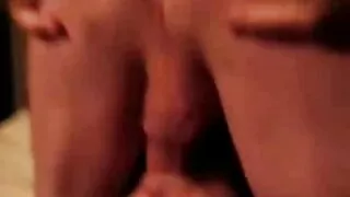Une fille maigre se étudiante française porno cache du plaisir avec deux pipes